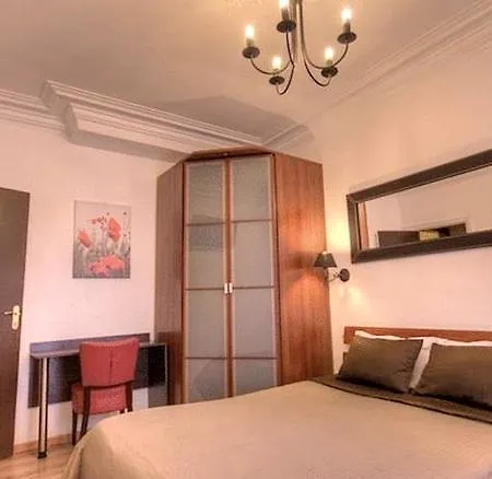 Le Twelve 3*