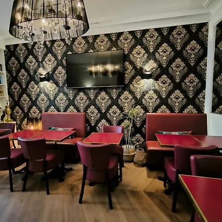 Le Twelve Hotel París