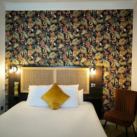 Le Twelve Hotel 3*