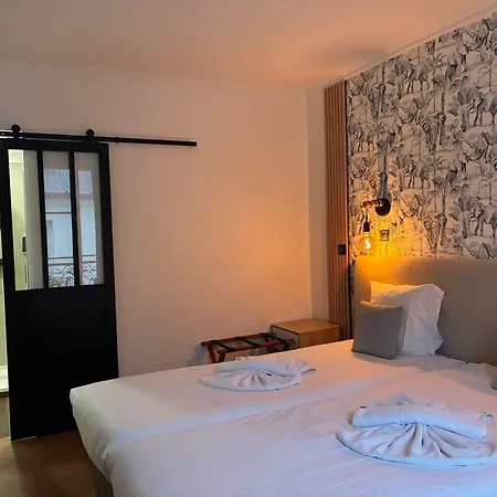 Le Twelve Hotell