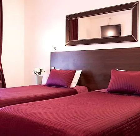 Otel Le Twelve 3*