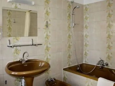Le Twelve 3* París