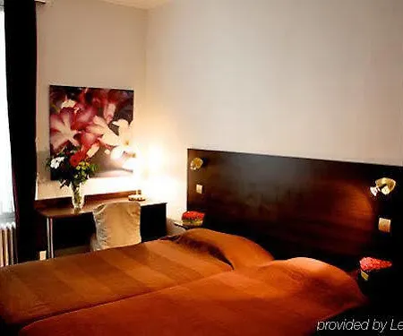 Le Twelve 3* París