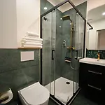Le Twelve 3* Parijs