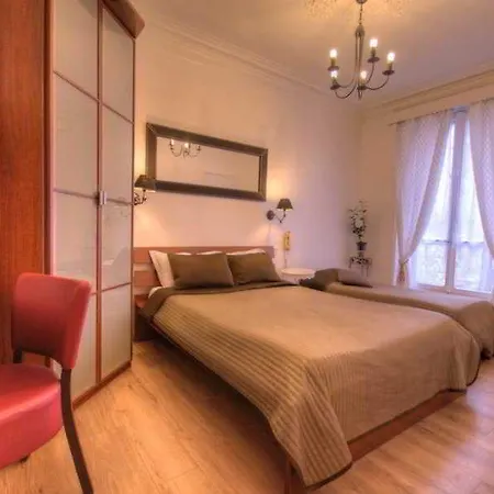 Le Twelve 3* Párizs